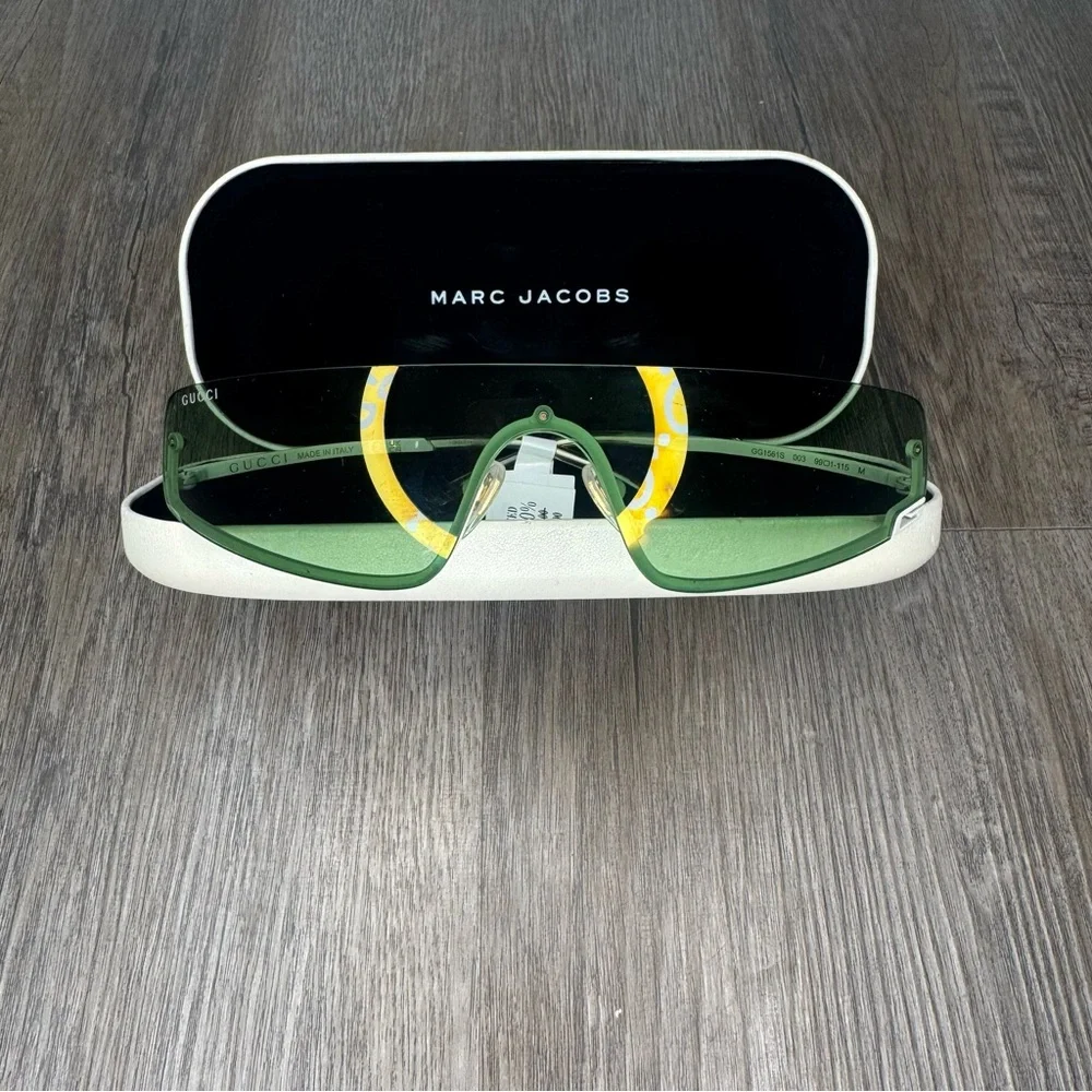 Gucci GG Logo Tom Shield Ivory Green Mirror GG1561S 99MM Sunglasses - Picture 6 of 16